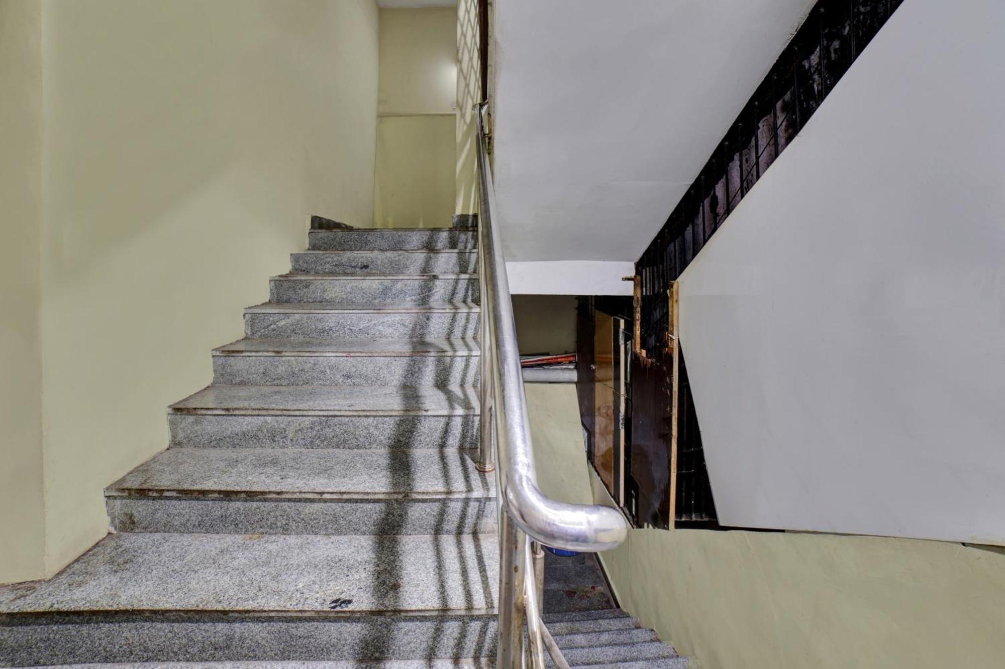 Hotel O Anu Residency Vijayawāda Exterior foto